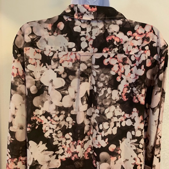 Banana Republic Blouse - Picture 5 of 6